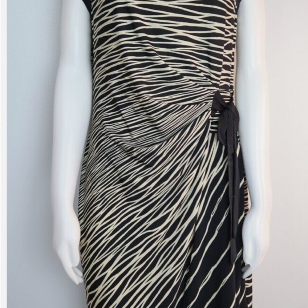 Gabby Skye Black  Ruched Sheath Dress